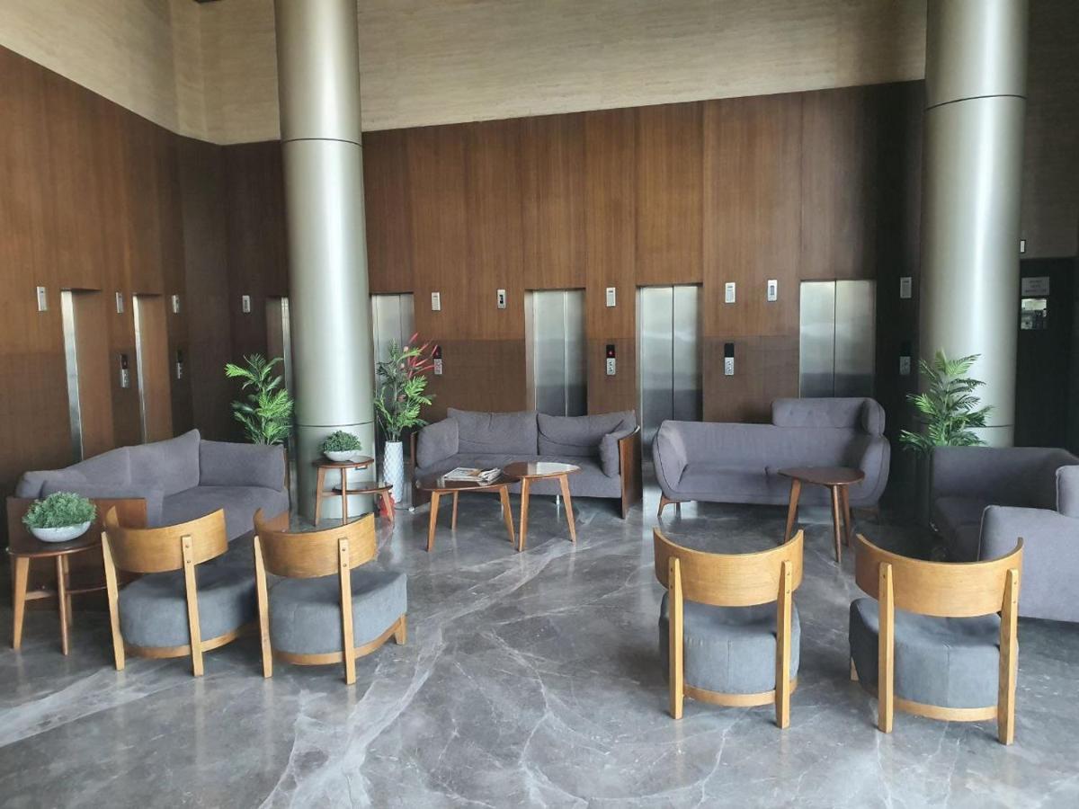 Weekend Address Managed By P.C Homes Surat Bagian luar foto